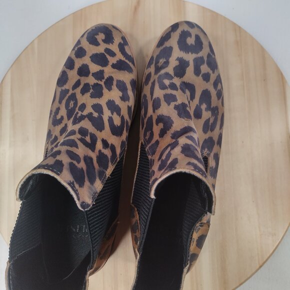 Donald J Pliner Carsyn Leopard Lug Sole Chelsea Tan & Black Boots Women US 9M - Picture 9 of 14